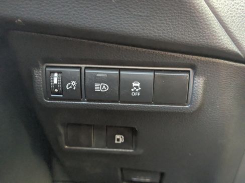 Used 2024 Toyota Corolla Cross SE w/ Moonroof Package image 29