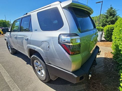 Used 2021 Toyota 4Runner SR5 RWD image 5