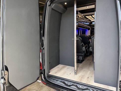Used 2024 Mercedes-Benz Sprinter 3500 image 26