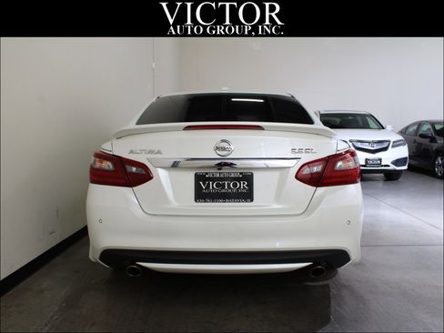 Used 2018 Nissan Altima 3.5 SL image 9