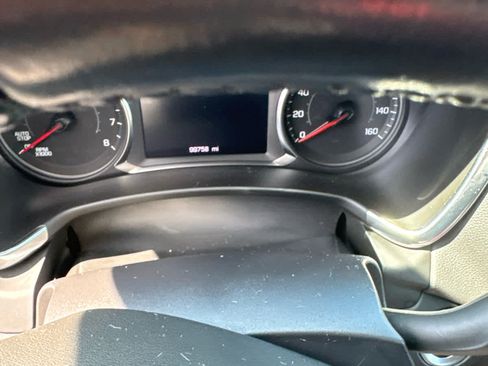 Used 2022 Chevrolet Equinox LT FWD image 10
