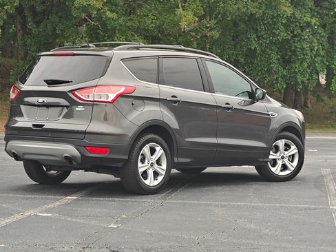 Used 2016 Ford Escape SE w/ SE Leather Comfort Package AWD/4WD image 4