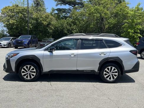 Certified 2025 Subaru Outback Premium AWD/4WD image 10