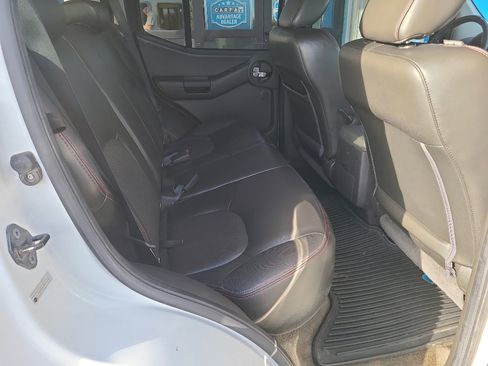 Used 2011 Nissan Xterra PRO-4X w/ Pro-4x Leather Pkg image 11