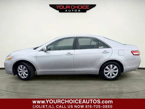 Used 2010 Toyota Camry LE FWD image 2