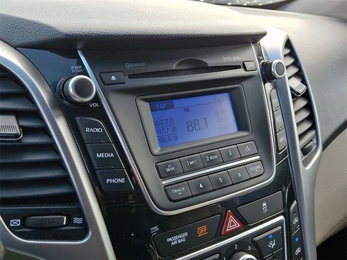 Used 2014 Hyundai Elantra GT image 17