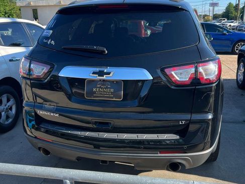 Used 2017 Chevrolet Traverse LT FWD image 3