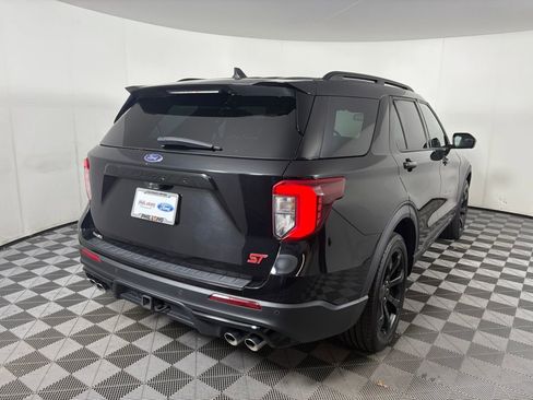 Used 2022 Ford Explorer ST w/ Equipment Group 401A image 7