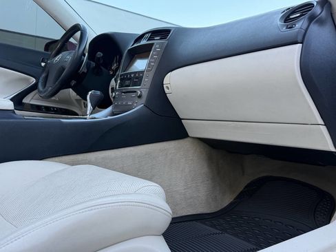 Used 2010 Lexus IS 250C image 32