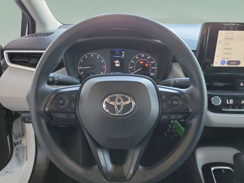Used 2023 Toyota Corolla LE image 12