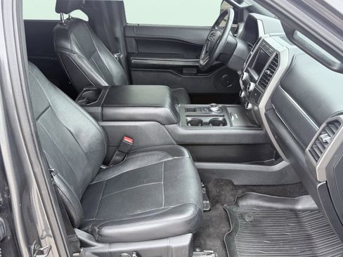 Used 2018 Ford Expedition Max XLT w/ Equipment Group 202A RWD image 50