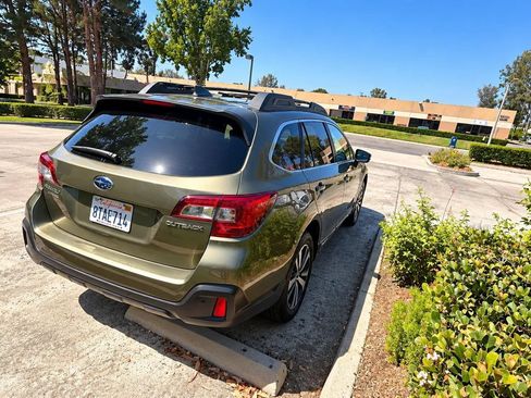 Used 2019 Subaru Outback 2.5i Limited AWD/4WD image 12
