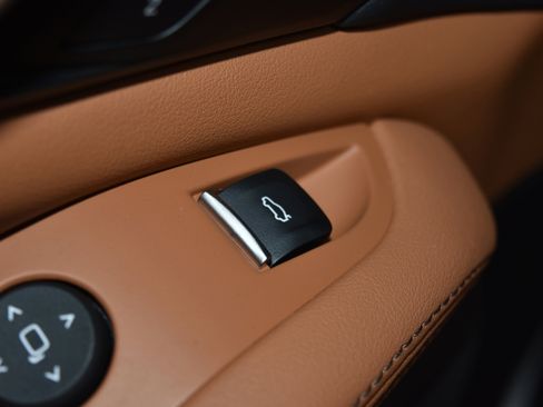 New 2026 BMW X5 xDrive50e w/ Executive Package image 6