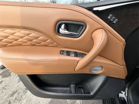 Used 2024 INFINITI QX80 Sensory w/ Cargo Package image 17