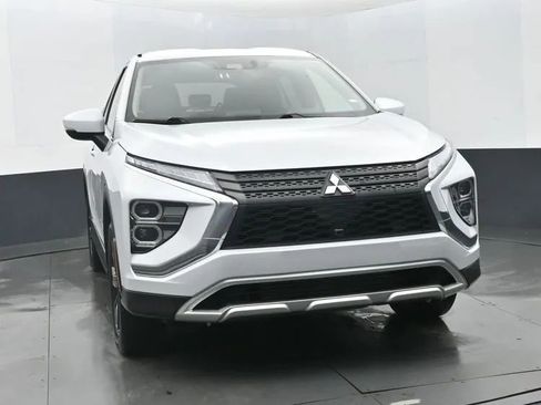 Used 2024 Mitsubishi Eclipse Cross SE image 3