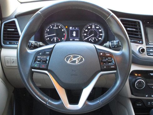 Used 2016 Hyundai Tucson Sport image 14