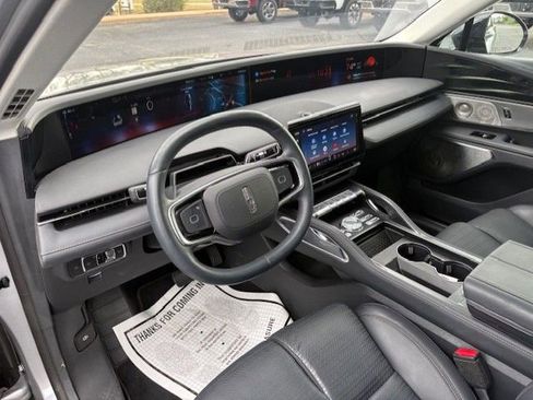Used 2026 Lincoln Nautilus Reserve AWD/4WD image 11