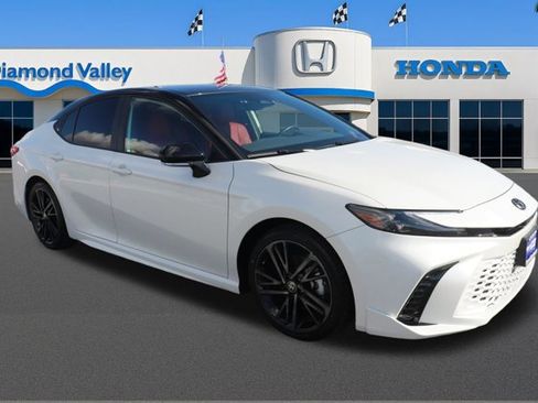 Used 2025 Toyota Camry XSE image 1