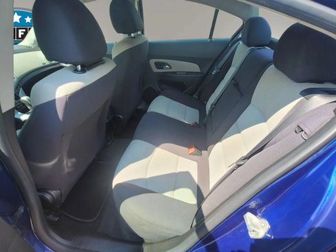 Used 2013 Chevrolet Cruze LS FWD image 12