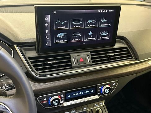 Used 2024 Audi Q5 2.0T Premium w/ Convenience Package image 27