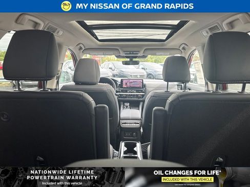 New 2026 Nissan Pathfinder Platinum AWD/4WD image 12