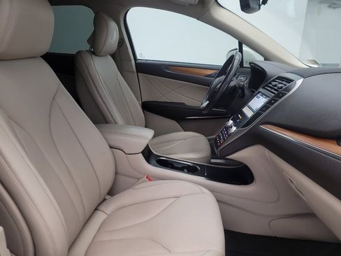Used 2018 Lincoln MKC Select w/ Select Plus Package FWD image 18