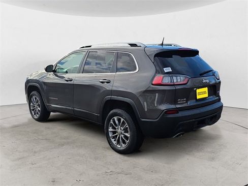 Used 2019 Jeep Cherokee Latitude Plus w/ Comfort/Convenience Group image 3