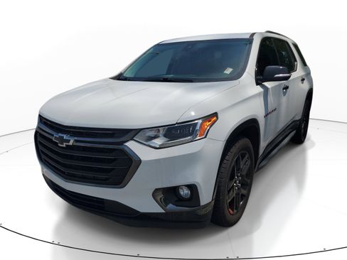 Used 2018 Chevrolet Traverse Premier w/ Redline Edition FWD image 3