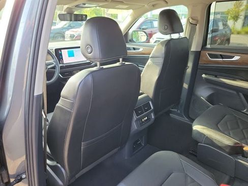 Certified 2024 Volkswagen Atlas SE FWD image 10