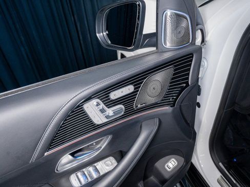 Certified 2024 Mercedes-Benz Maybach GLS 600 4MATIC image 9