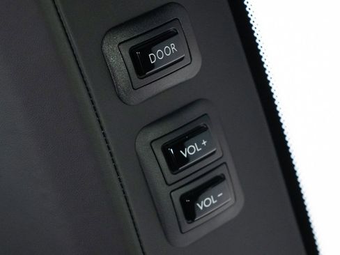 Certified 2024 Rolls-Royce Cullinan Black Badge w/ Dark Exterior Package image 31