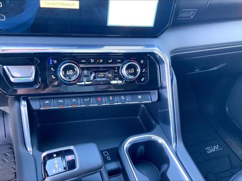 Used 2024 GMC Sierra 1500 Denali w/ Technology Package AWD/4WD image 35