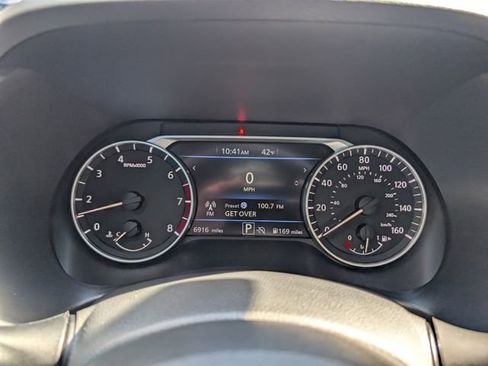 Used 2025 Nissan Sentra SR w/ SR Premium Package image 13