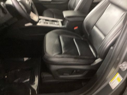 Used 2023 Ford Explorer XLT w/ Equipment Group 202A image 17