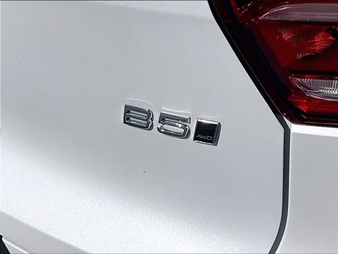 Used 2026 Volvo XC40 B5 Plus w/ Protection Package Premier image 10