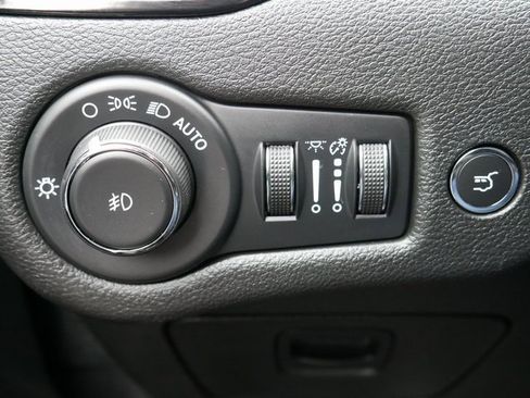 Used 2023 Jeep Cherokee Altitude Lux w/ Lux Elite Package image 31