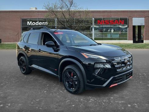 Certified 2025 Nissan Rogue SV AWD/4WD image 5