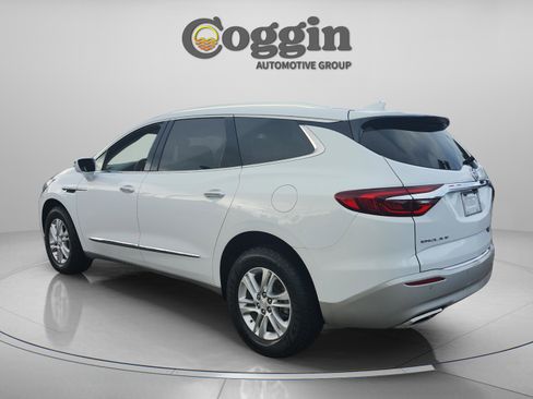 Used 2020 Buick Enclave Essence w/ Sound and Sites Package image 3