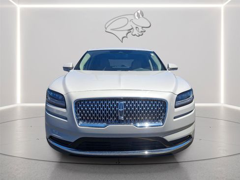 Used 2023 Lincoln Nautilus FWD image 7