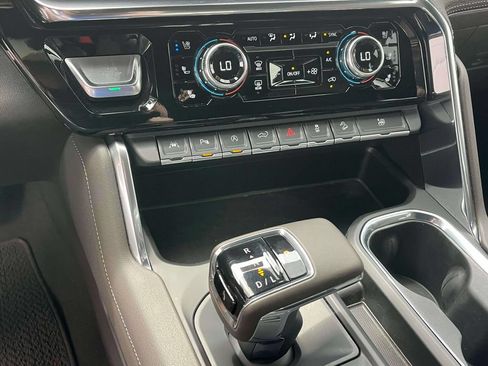 Used 2024 GMC Sierra 1500 Denali w/ Denali Reserve Package AWD/4WD image 32