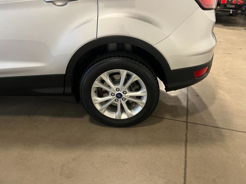 Used 2017 Ford Escape SE AWD/4WD image 41