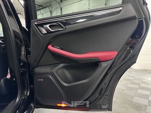 Used 2020 Porsche Macan S AWD/4WD image 43