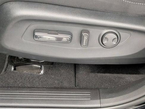 Used 2025 Honda CR-V EX image 14
