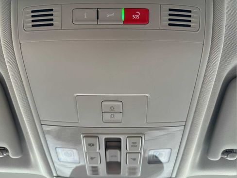 Certified 2024 Volkswagen Taos SE image 37