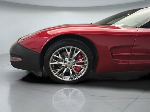 Used 2002 Chevrolet Corvette Coupe w/ Preferred Equipment Group2 image 3