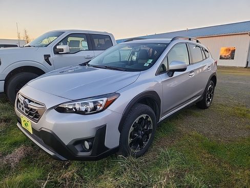 Used 2021 Subaru Crosstrek 2.0i Premium image 3