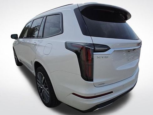 Used 2025 Cadillac XT6 Sport image 4