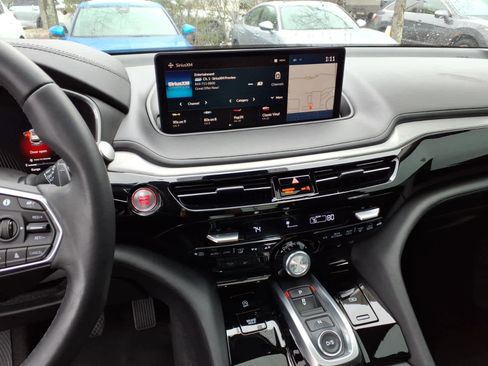 Certified 2024 Acura MDX SH-AWD w/ Technology Package image 8