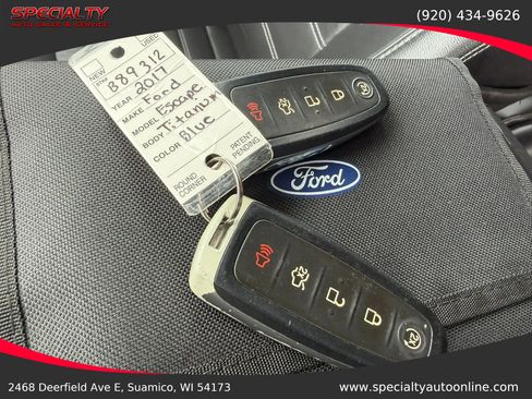 Used 2017 Ford Escape Titanium w/ Equipment Group 301A AWD/4WD image 43