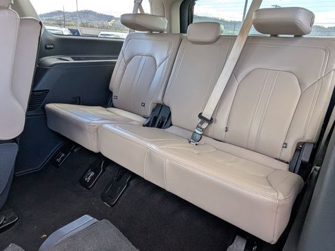 Used 2023 Ford Expedition Max Limited image 14